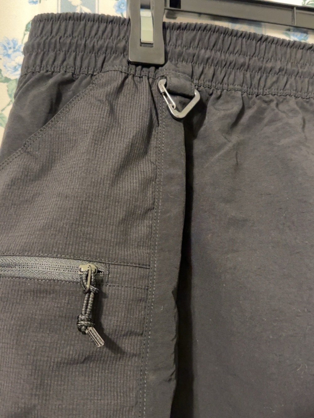 Nike ACG “Death Bloom” Women’s XL Black Shorts NWT - Picture 5 of 11